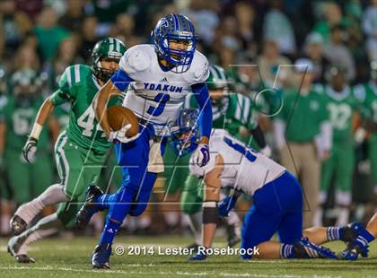 Thumbnail 2 in Yoakum vs. Cuero 4A D2 Regional photogallery.