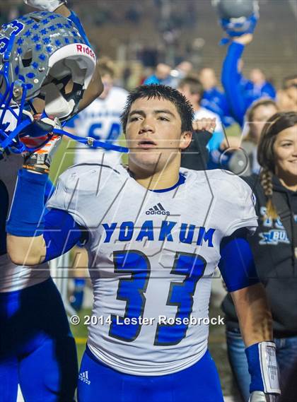Thumbnail 2 in Yoakum vs. Cuero 4A D2 Regional photogallery.
