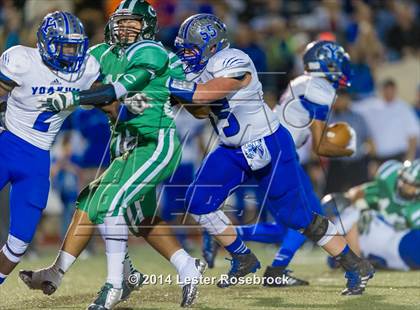 Thumbnail 1 in Yoakum vs. Cuero 4A D2 Regional photogallery.