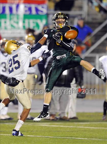Thumbnail 3 in Allentown Central Catholic vs. Bishop McDevitt (PIAA Class AAA Final) photogallery.