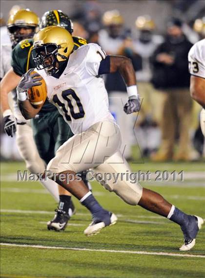 Thumbnail 1 in Allentown Central Catholic vs. Bishop McDevitt (PIAA Class AAA Final) photogallery.