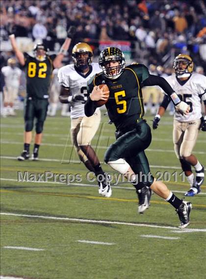 Thumbnail 1 in Allentown Central Catholic vs. Bishop McDevitt (PIAA Class AAA Final) photogallery.