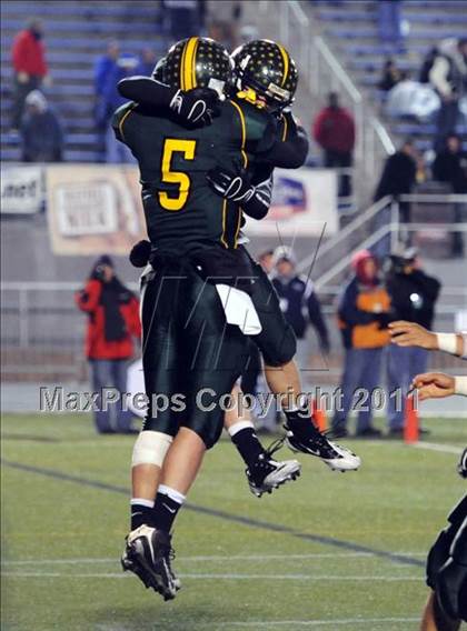 Thumbnail 2 in Allentown Central Catholic vs. Bishop McDevitt (PIAA Class AAA Final) photogallery.