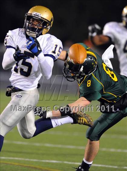 Thumbnail 1 in Allentown Central Catholic vs. Bishop McDevitt (PIAA Class AAA Final) photogallery.