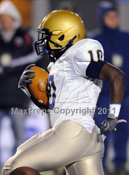 Thumbnail 1 in Allentown Central Catholic vs. Bishop McDevitt (PIAA Class AAA Final) photogallery.