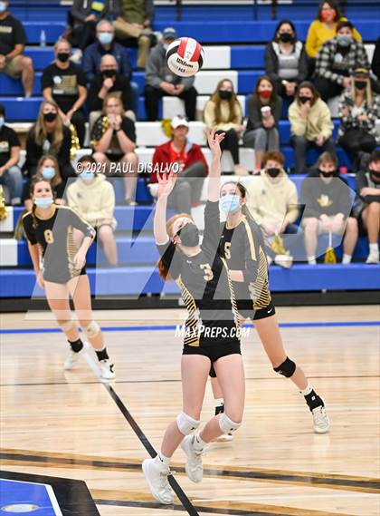 Thumbnail 2 in Brighton vs. Monarch (CHSAA 5A Region 9) photogallery.
