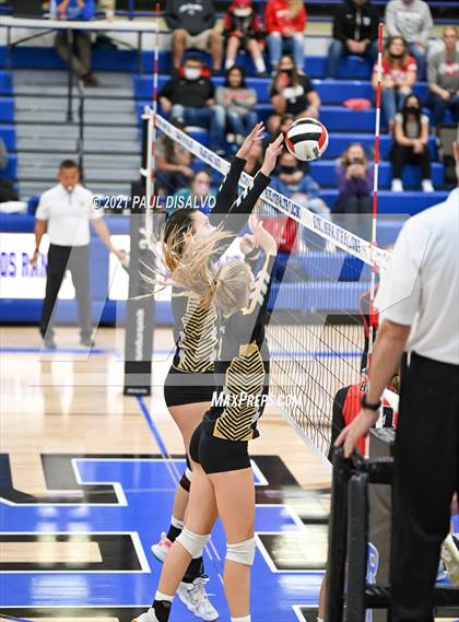 Thumbnail 2 in Brighton vs. Monarch (CHSAA 5A Region 9) photogallery.