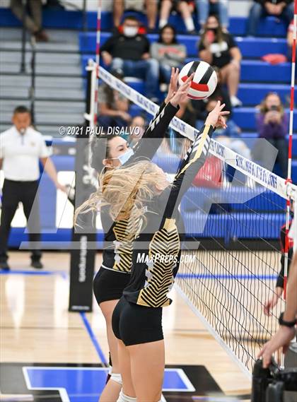 Thumbnail 3 in Brighton vs. Monarch (CHSAA 5A Region 9) photogallery.