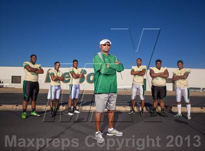 Thumbnail 1 in DeSoto (Preseason Top 25 Photo Shoot) photogallery.