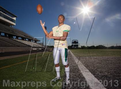 Thumbnail 3 in DeSoto (Preseason Top 25 Photo Shoot) photogallery.