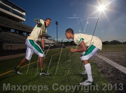 Thumbnail 2 in DeSoto (Preseason Top 25 Photo Shoot) photogallery.