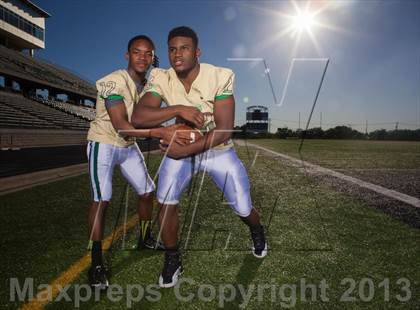 Thumbnail 2 in DeSoto (Preseason Top 25 Photo Shoot) photogallery.