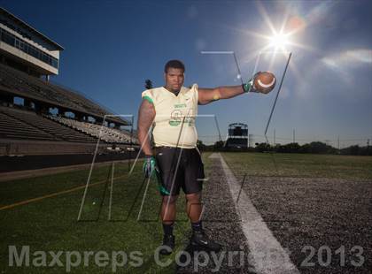 Thumbnail 2 in DeSoto (Preseason Top 25 Photo Shoot) photogallery.