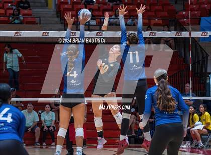 Thumbnail 3 in Hawaii Baptist Academy vs Le Jardin Academy (HHSAA Division 2 Final) photogallery.