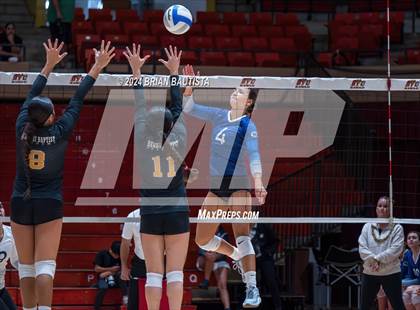Thumbnail 2 in Hawaii Baptist Academy vs Le Jardin Academy (HHSAA Division 2 Final) photogallery.