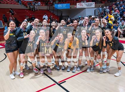 Thumbnail 1 in Hawaii Baptist Academy vs Le Jardin Academy (HHSAA Division 2 Final) photogallery.