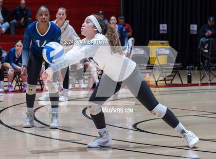Thumbnail 1 in Hawaii Baptist Academy vs Le Jardin Academy (HHSAA Division 2 Final) photogallery.