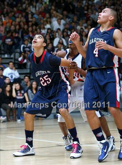 Thumbnail 2 in Chatsworth vs. Garfield (CIF LA City Finals) photogallery.