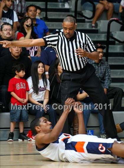 Thumbnail 2 in Chatsworth vs. Garfield (CIF LA City Finals) photogallery.