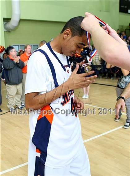 Thumbnail 2 in Chatsworth vs. Garfield (CIF LA City Finals) photogallery.