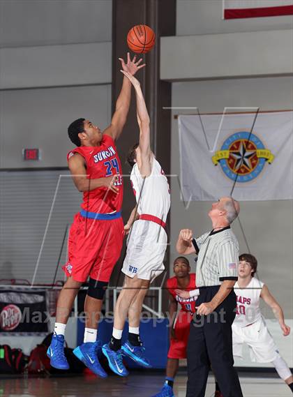 Thumbnail 2 in Westlake vs. Duncanville (McDonald's Texas Invitational) photogallery.