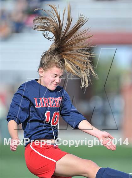 Thumbnail 2 in Rock Canyon vs. Liberty (CHSAA 5A Round 2) photogallery.
