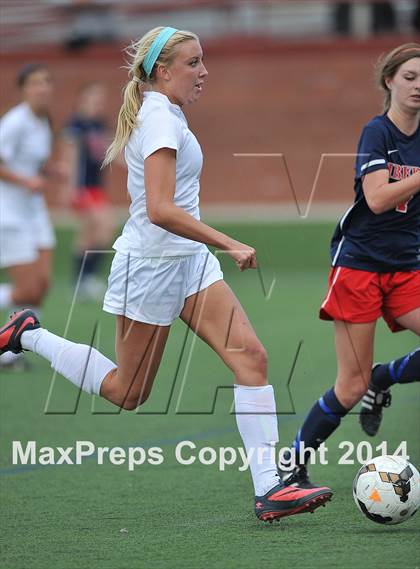 Thumbnail 3 in Rock Canyon vs. Liberty (CHSAA 5A Round 2) photogallery.
