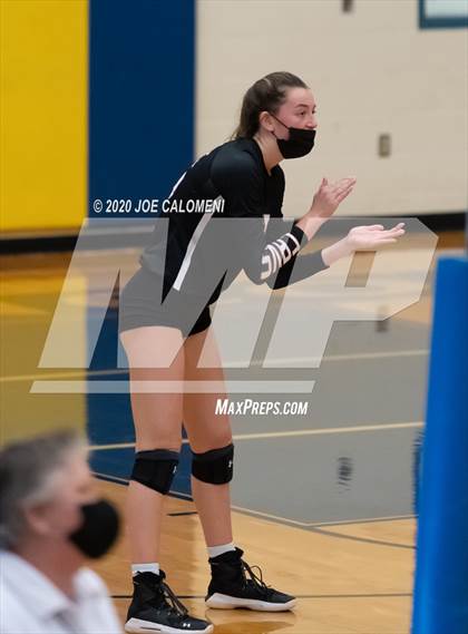 Thumbnail 3 in Reagan [Ronald] vs Lake Travis (UIL 6A Region 4 Quarterfinals) photogallery.