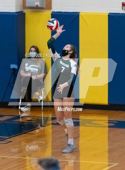 Thumbnail 3 in Reagan [Ronald] vs Lake Travis (UIL 6A Region 4 Quarterfinals) photogallery.