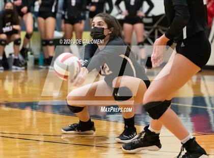 Thumbnail 3 in Reagan [Ronald] vs Lake Travis (UIL 6A Region 4 Quarterfinals) photogallery.