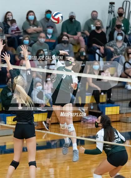 Thumbnail 3 in Reagan [Ronald] vs Lake Travis (UIL 6A Region 4 Quarterfinals) photogallery.