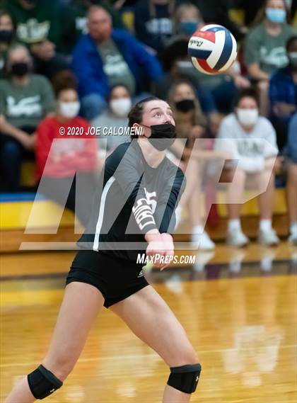 Thumbnail 1 in Reagan [Ronald] vs Lake Travis (UIL 6A Region 4 Quarterfinals) photogallery.