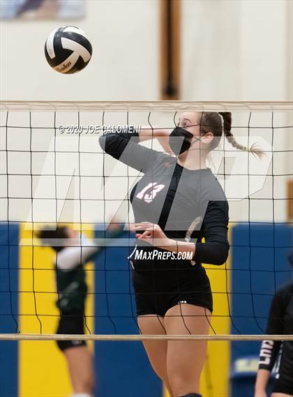 Thumbnail 1 in Reagan [Ronald] vs Lake Travis (UIL 6A Region 4 Quarterfinals) photogallery.