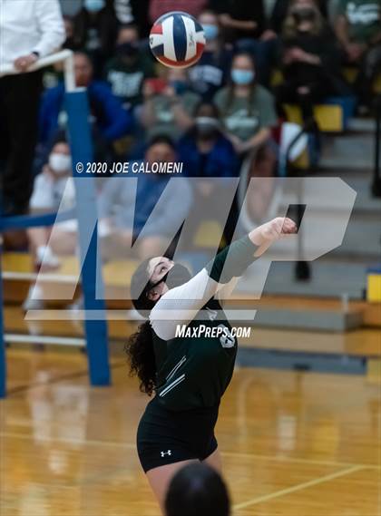 Thumbnail 3 in Reagan [Ronald] vs Lake Travis (UIL 6A Region 4 Quarterfinals) photogallery.