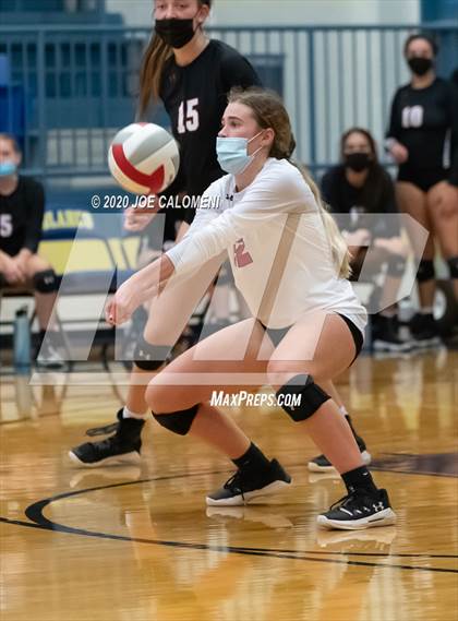 Thumbnail 1 in Reagan [Ronald] vs Lake Travis (UIL 6A Region 4 Quarterfinals) photogallery.