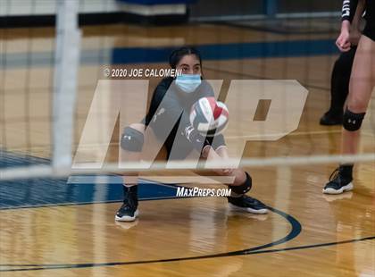 Thumbnail 3 in Reagan [Ronald] vs Lake Travis (UIL 6A Region 4 Quarterfinals) photogallery.