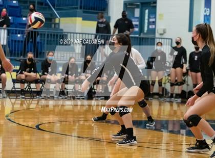Thumbnail 1 in Reagan [Ronald] vs Lake Travis (UIL 6A Region 4 Quarterfinals) photogallery.