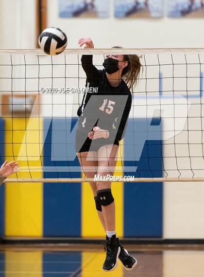 Thumbnail 2 in Reagan [Ronald] vs Lake Travis (UIL 6A Region 4 Quarterfinals) photogallery.
