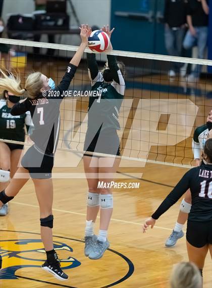 Thumbnail 3 in Reagan [Ronald] vs Lake Travis (UIL 6A Region 4 Quarterfinals) photogallery.