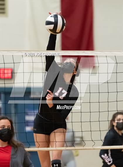 Thumbnail 2 in Reagan [Ronald] vs Lake Travis (UIL 6A Region 4 Quarterfinals) photogallery.