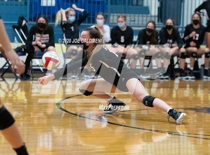 Thumbnail 3 in Reagan [Ronald] vs Lake Travis (UIL 6A Region 4 Quarterfinals) photogallery.