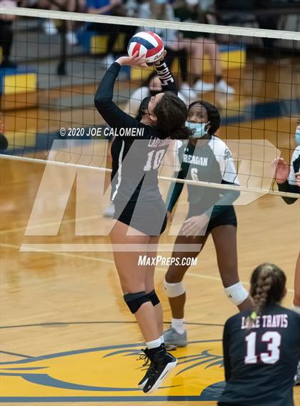 Thumbnail 1 in Reagan [Ronald] vs Lake Travis (UIL 6A Region 4 Quarterfinals) photogallery.
