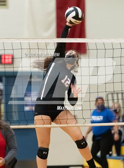 Thumbnail 3 in Reagan [Ronald] vs Lake Travis (UIL 6A Region 4 Quarterfinals) photogallery.