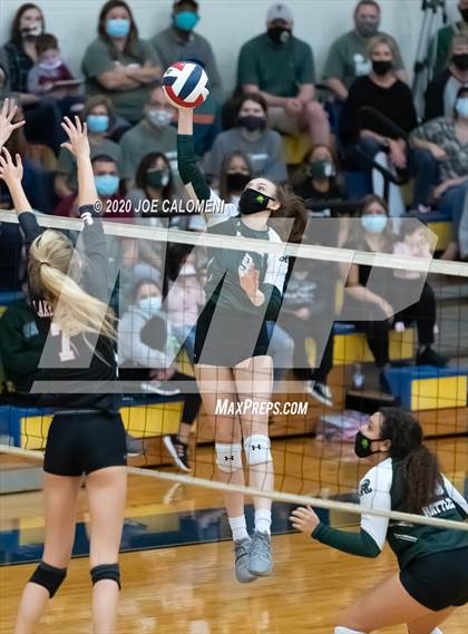 Thumbnail 1 in Reagan [Ronald] vs Lake Travis (UIL 6A Region 4 Quarterfinals) photogallery.