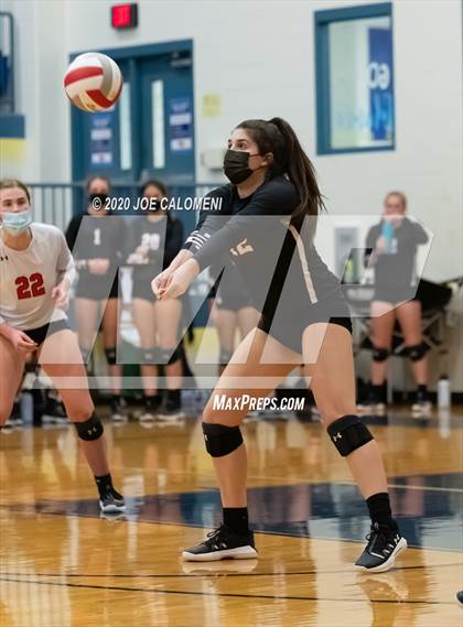 Thumbnail 2 in Reagan [Ronald] vs Lake Travis (UIL 6A Region 4 Quarterfinals) photogallery.