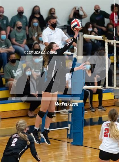 Thumbnail 3 in Reagan [Ronald] vs Lake Travis (UIL 6A Region 4 Quarterfinals) photogallery.