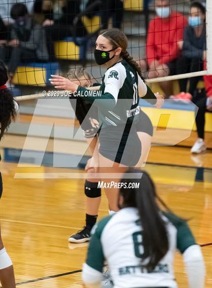 Thumbnail 2 in Reagan [Ronald] vs Lake Travis (UIL 6A Region 4 Quarterfinals) photogallery.
