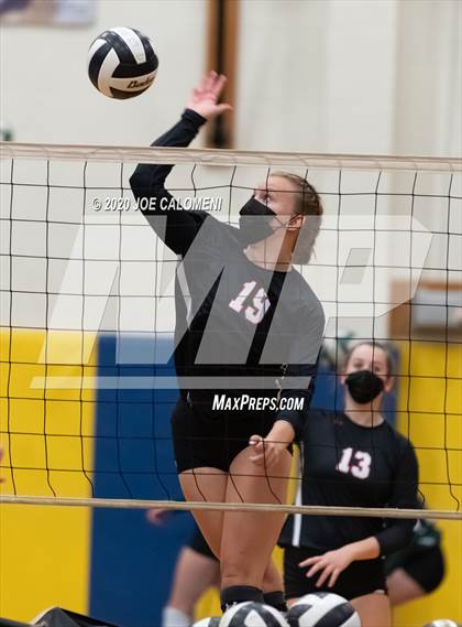 Thumbnail 3 in Reagan [Ronald] vs Lake Travis (UIL 6A Region 4 Quarterfinals) photogallery.