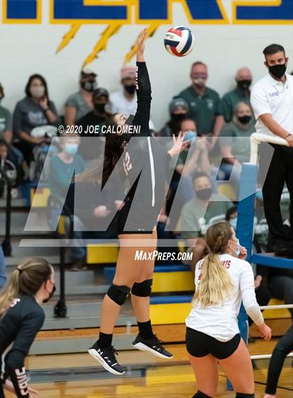 Thumbnail 3 in Reagan [Ronald] vs Lake Travis (UIL 6A Region 4 Quarterfinals) photogallery.