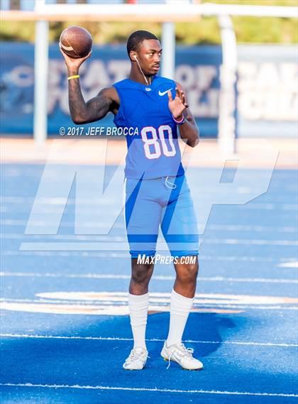 Thumbnail 1 in Serra @ Chaminade photogallery.